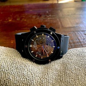 Replica Hublot Big Bang. Actual weight and over 80% of Hublot parts. Great deal.